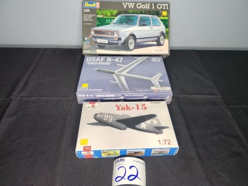 3 X PLASTIC KITS