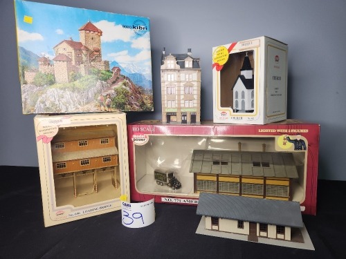 6 X MODEL TRAIN BUILDINGS HO SCALE