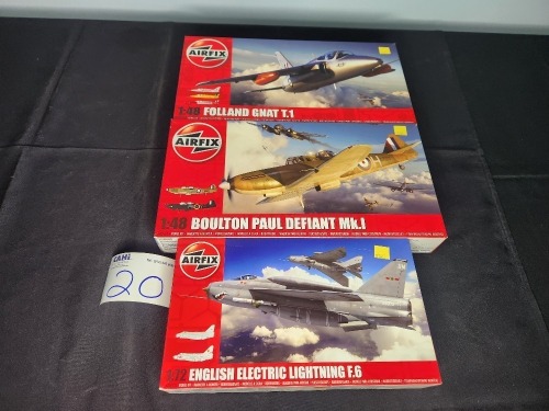 3 X PLASTIC KITS