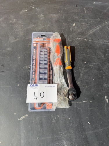 RATCHET AND SOCKET KIT