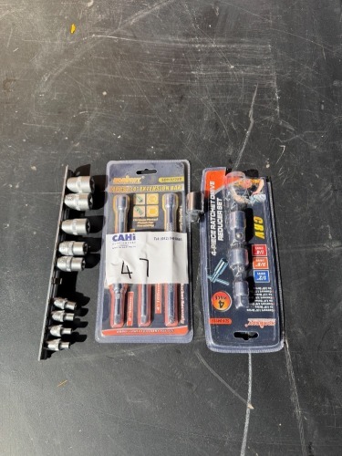 SOCKET AND ADAPTER SET