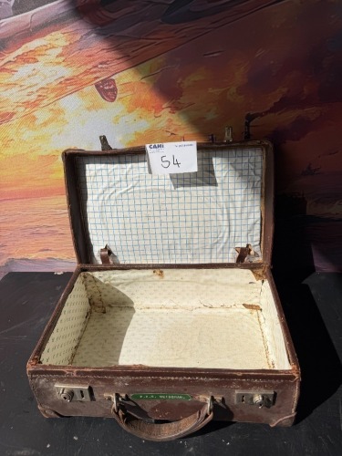 VINTAGE SUITCASE