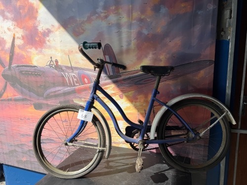 VINTAGE CHILDREN&rsquo;S BICYCLE