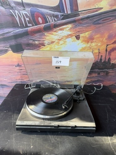 SEMI-AUTOMATIC BELT DRIVE TURNTABLE