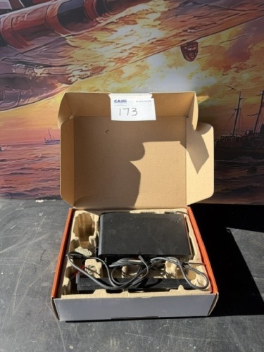 SAMSON UHF WIRELESS SYSTEM