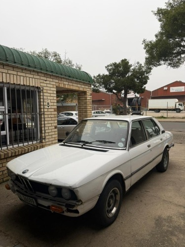 1983 BMW E12 518I
