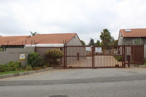 UNIT 11 & 24 SUNDOWNER VILLAGE, DOUGLAS CRESCENT, SUNDOWNER EXT 17, GAUTENG
