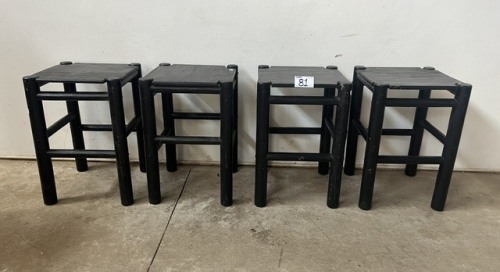 4 X BAR STOOLS