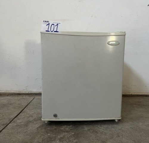 DAEWOO BAR FRIDGE ( NOT WORKING)