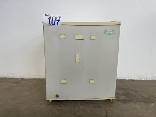 DAEWOO BAR FRIDGE ( SWITCHING ON)