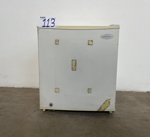 DAEWOO BAR FRIDGE (SWITCHING ON)