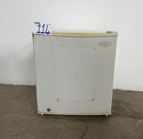 DAEWOO BAR FRIDGE (NOT WORKING)