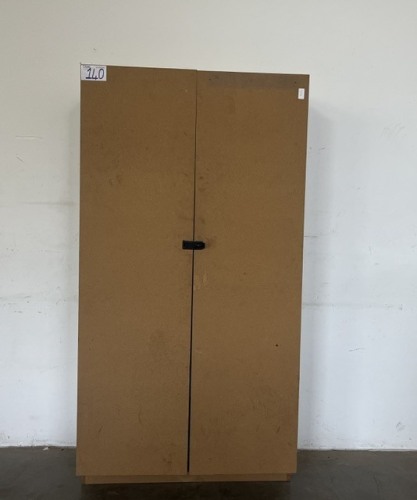 WOODEN STORAGE CUPBOARD/WORKBENCH