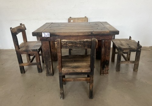 4 SEATER SLEEPER WOOD DINING ROOM SUITE