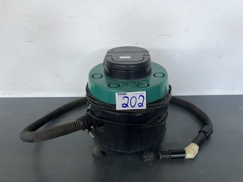 ELECTROLUX VACUUM CLEANER (WORKING)