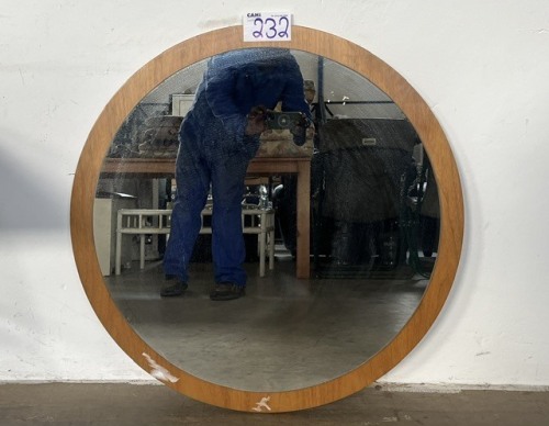 ROUND FRAMED MIRROR