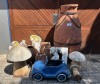 ASSORTED GARDEN POTS, GARDEN ORNAMENTS AND GARDEN STONES