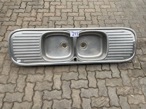 STAINLESS STEEL DOUBLE BASIN