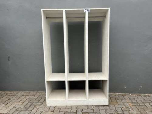 WOODEN CLOTHING RACK