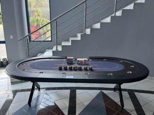 POKER TABLE WITH SHUFFLER, CUPS AND CARDS - STC