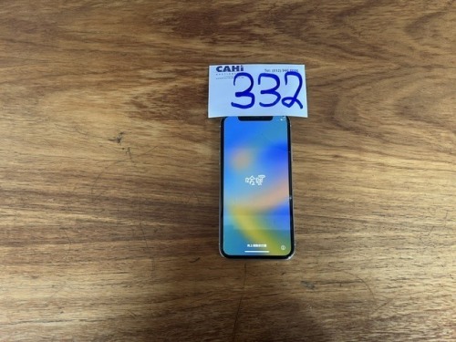 IPHONE (NO CHARGER)