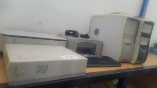 ASSORTED COMPUTER BOXES, PRINTERS AND KEYBOARDS (SWITCHING ON) 
