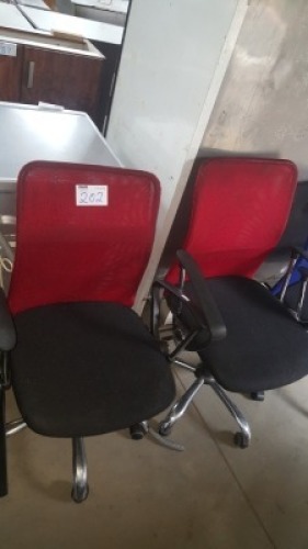2 X OFFICE CHAIRS 