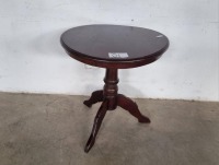 ROUND SIDE TABLE